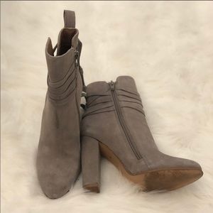 Steve Madden gray boots